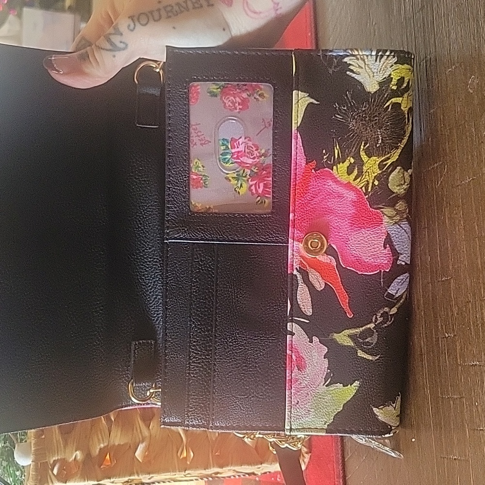 Betsey Johnson crossbody - Picture 2 of 3